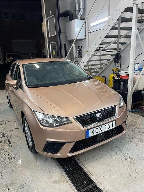 Begagnad 2018 Seat Ibiza Style Halvkombi | 93 000 kr (Marknadspris) - Bild 1/4