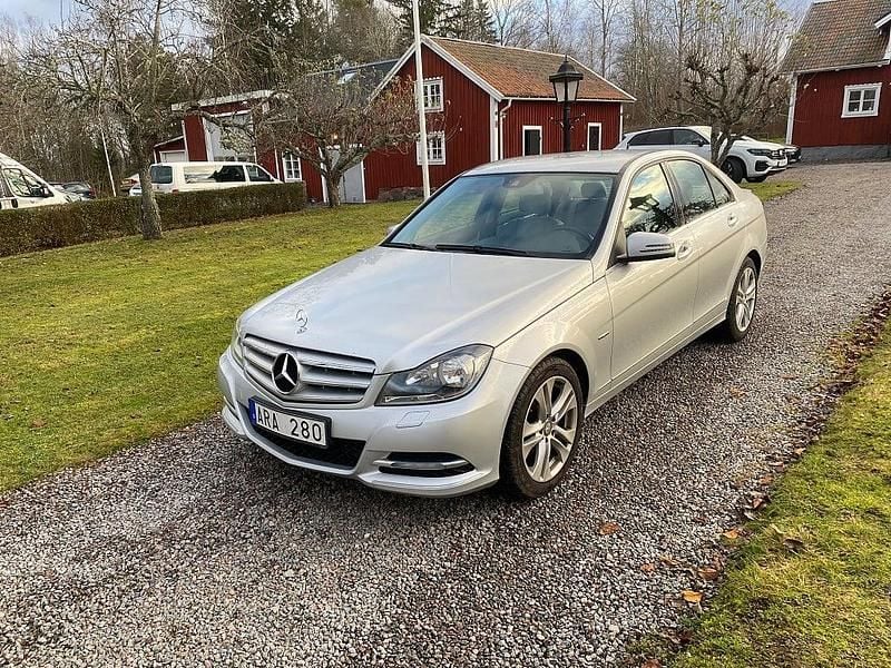 Silver Begagnad 2011 Mercedes C200 AMG Sedan | 79 500 kr (Superpris) - Bild 1/4