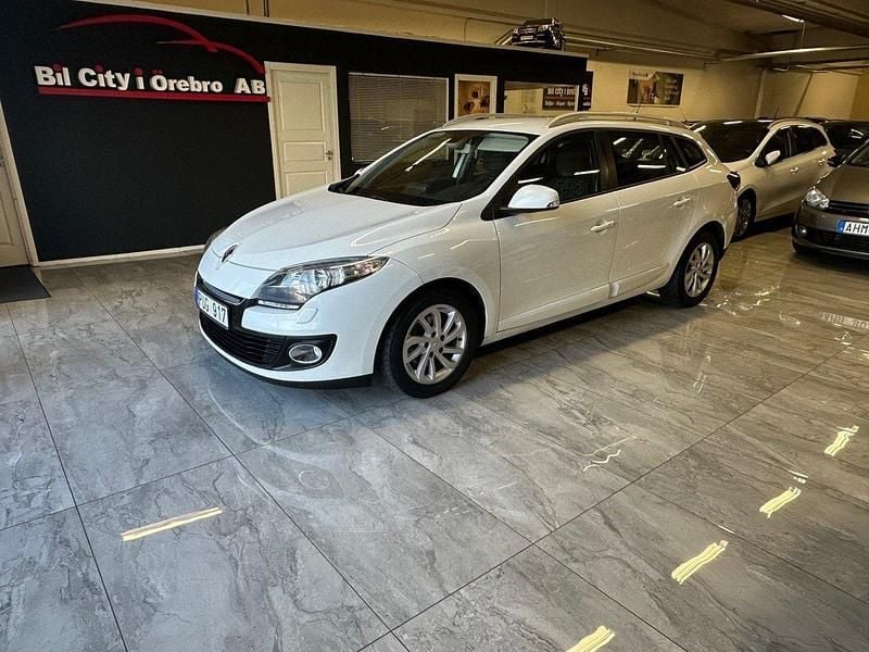 Vit Begagnad 2013 Renault Mégane GrandTour Kombi | 69 900 kr (Lite dyr) - Bild 1/4
