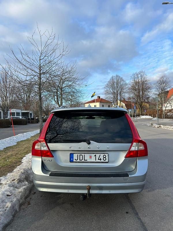 Begagnad Volvo V70 Summum 200 HK (147 kW) 2009 Kombi