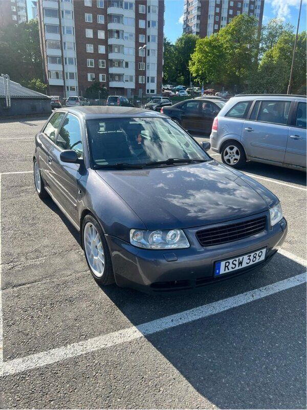 Grå Begagnad 2000 Audi A3 Halvkombi | 15 000 kr - Bild 1/4