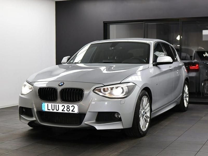 Begagnad BMW 118 M Sport 146 HK (107 kW) 2015 Silver Halvkombi