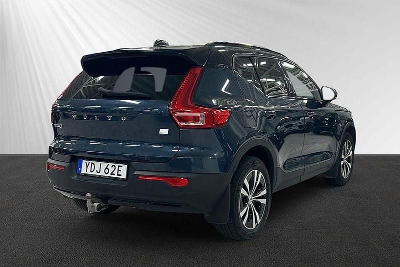 Begagnad Volvo XC40 R-Design 214 HK (157 kW) 2022 Blå SUV