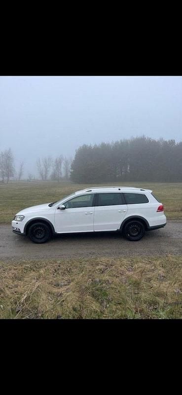 Vit Begagnad 2014 VW Passat Alltrack Kombi | 98 000 kr (Bra pris) - Bild 1/4
