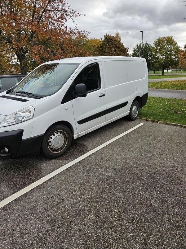 Vit Begagnad 2011 Citroën Jumpy Minibuss | 37 500 kr (Marknadspris) - Bild 1/4