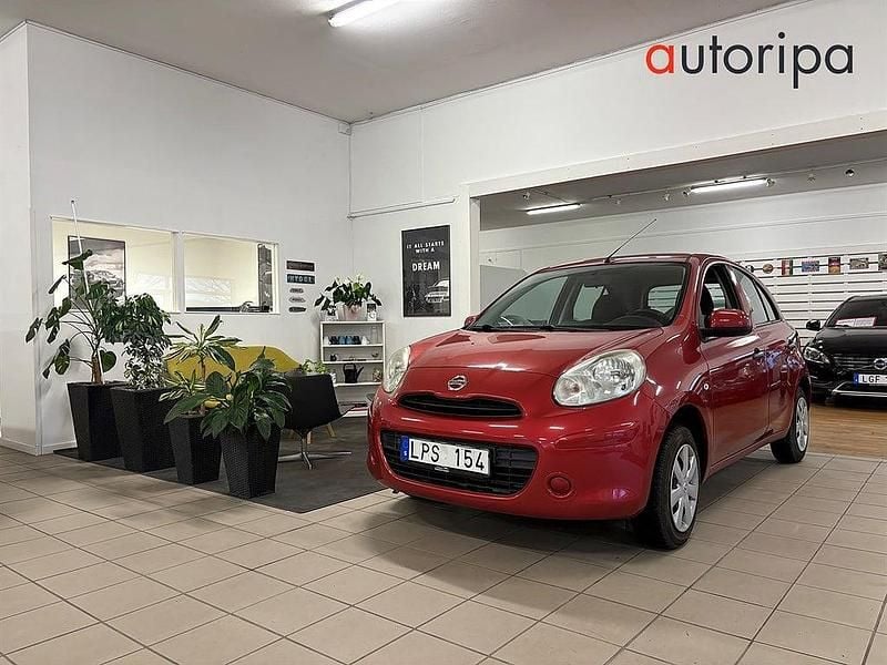 Röd Begagnad 2011 Nissan Micra Halvkombi | 54 900 kr (Marknadspris) - Bild 1/4