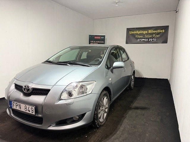 Grå Begagnad 2008 Toyota Auris | 64 900 kr (Marknadspris) - Bild 1/4