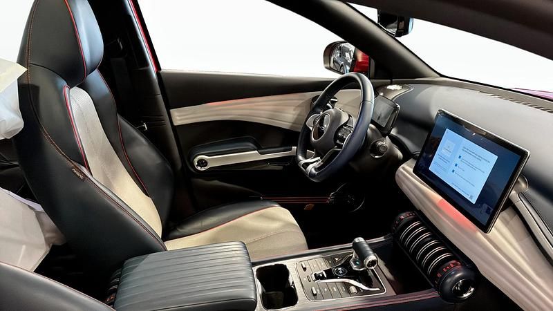 Begagnad BYD Atto 3 150 kW (204 HK) 2022 Röd SUV