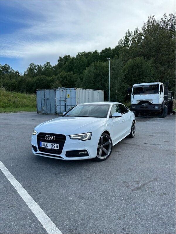 Vit Begagnad 2014 Audi A5 Sportback S-Line Halvkombi | 155 000 kr (Marknadspris) - Bild 1/4