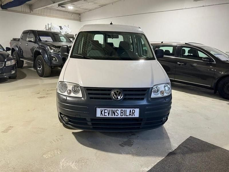 Vit Begagnad 2009 VW Caddy Minibuss | 74 900 kr (Dyr) - Bild 1/4