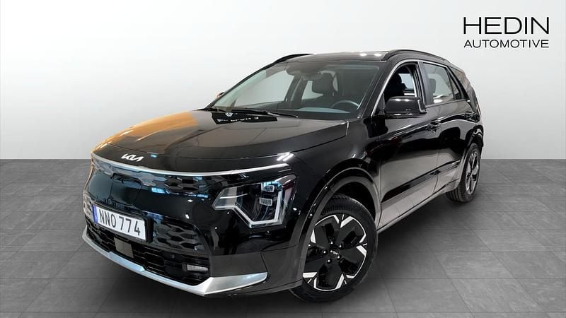 Svart (black) Begagnad 2022 Kia e-Niro 2 SUV | 309 900 kr (Dyr) - Bild 1/4