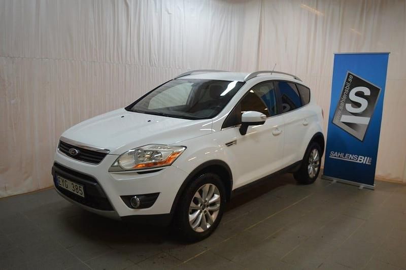 Vit Begagnad 2012 Ford Kuga Titanium SUV | 89 000 kr (Marknadspris) - Bild 1/4
