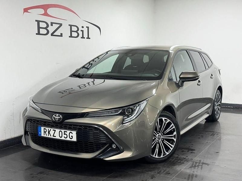 Grön Begagnad 2020 Toyota Corolla Style Kombi | 189 900 kr (Marknadspris) - Bild 1/4