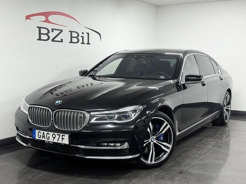 Svart Begagnad 2017 BMW 750L Executive Sedan | 579 900 kr (Marknadspris) - Bild 1/4