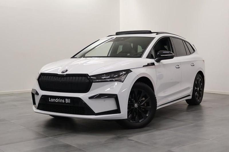 Vit Begagnad 2021 Skoda Enyaq iV SportLine SUV | 377 900 kr (Marknadspris) - Bild 1/4