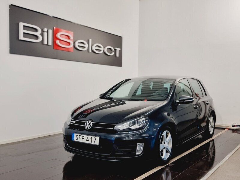Mörkgrå Begagnad 2012 VW Golf VII GTD Halvkombi | 74 900 kr (Marknadspris) - Bild 1/4