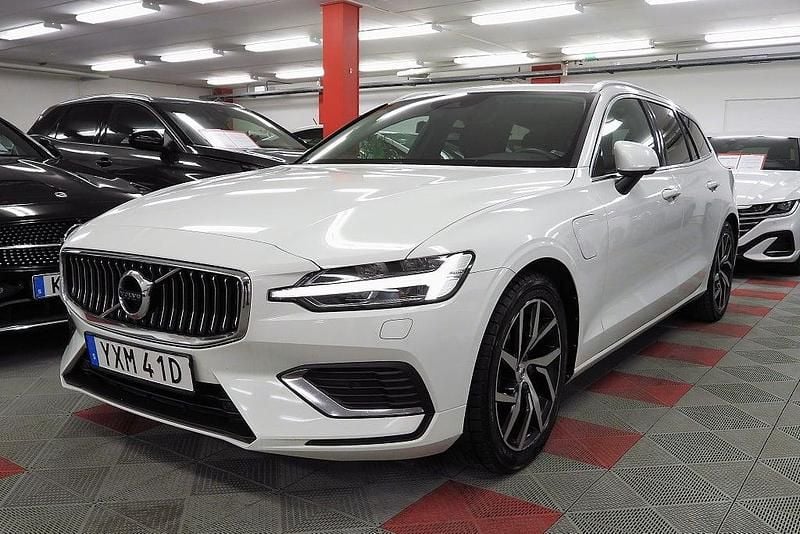 Vit Begagnad 2021 Volvo V60 Inscription Kombi | 269 500 kr (Superpris) - Bild 1/4