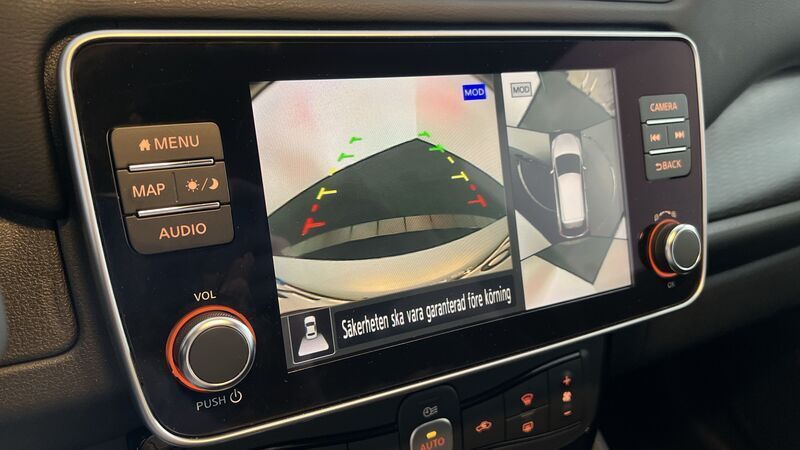 Begagnad Nissan Leaf 109 kW (149 HK) 2020 Silver metallic Halvkombi