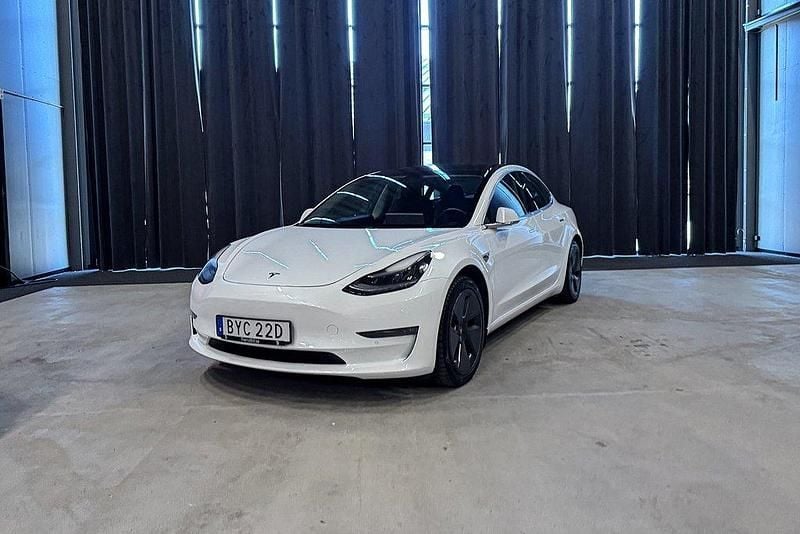 Vit Begagnad 2020 Tesla Model 3 Long Range AWD Sedan | 209 900 kr (Marknadspris) - Bild 1/4