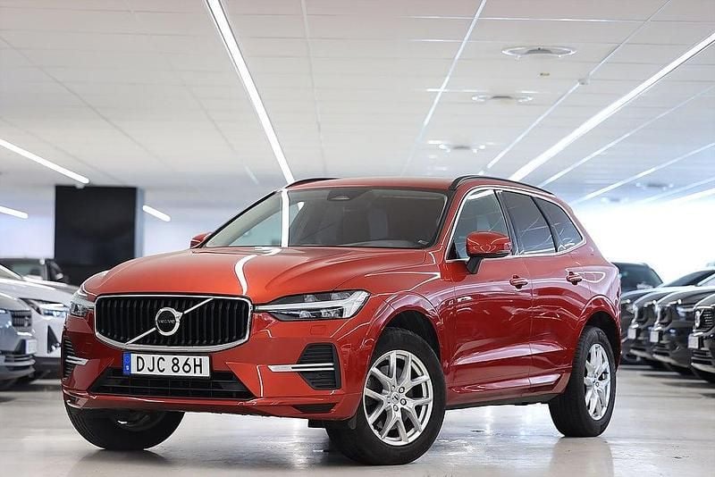 Begagnad Volvo XC60 Core 198 HK (145 kW) 2022 Röd SUV