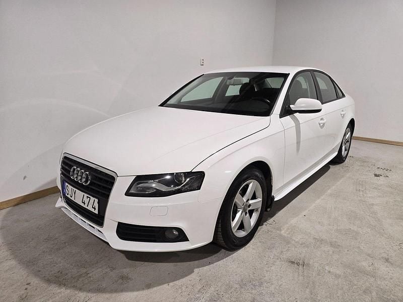 Vit Begagnad 2011 Audi A4 Sedan | 89 500 kr (Marknadspris) - Bild 1/4