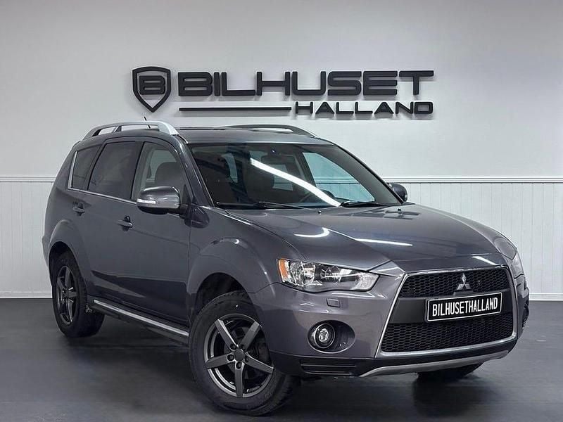 Begagnad Mitsubishi Outlander Comfort Edition 170 HK (125 kW) 2010 Grå SUV