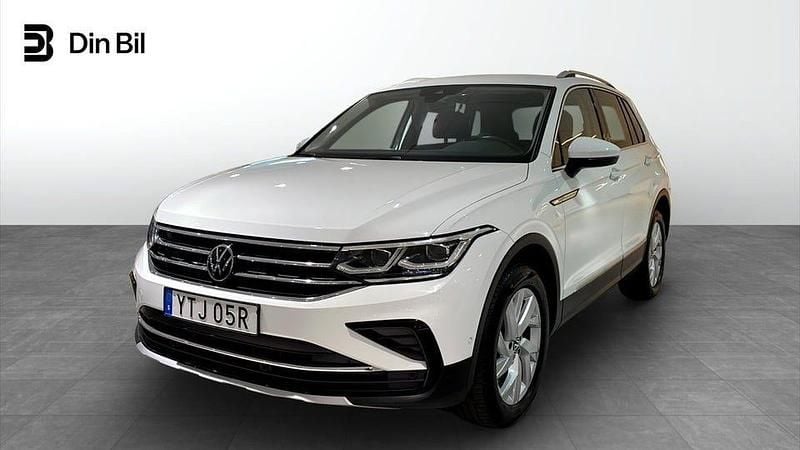 Vit Begagnad 2023 VW Tiguan Elegance SUV | 369 900 kr (Marknadspris) - Bild 1/4