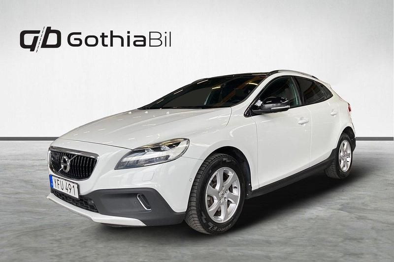 Vit Begagnad 2016 Volvo V40 CC Summum Kombi | 174 900 kr (Marknadspris) - Bild 1/4