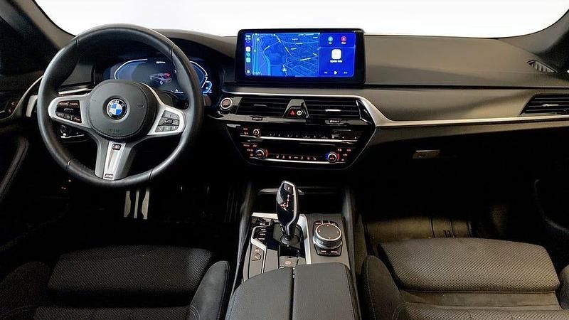 Begagnad BMW 530 M Sport 184 HK (135 kW) 2021 Vit Sedan