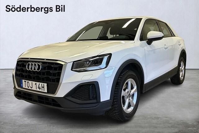Vit Begagnad 2023 Audi Q2 Proline SUV | 239 000 kr (Marknadspris) - Bild 1/4
