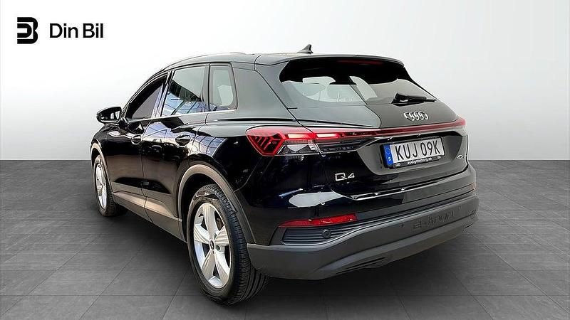 Begagnad Audi Q4 e-tron Proline 150 kW (204 HK) 2022 Svart SUV