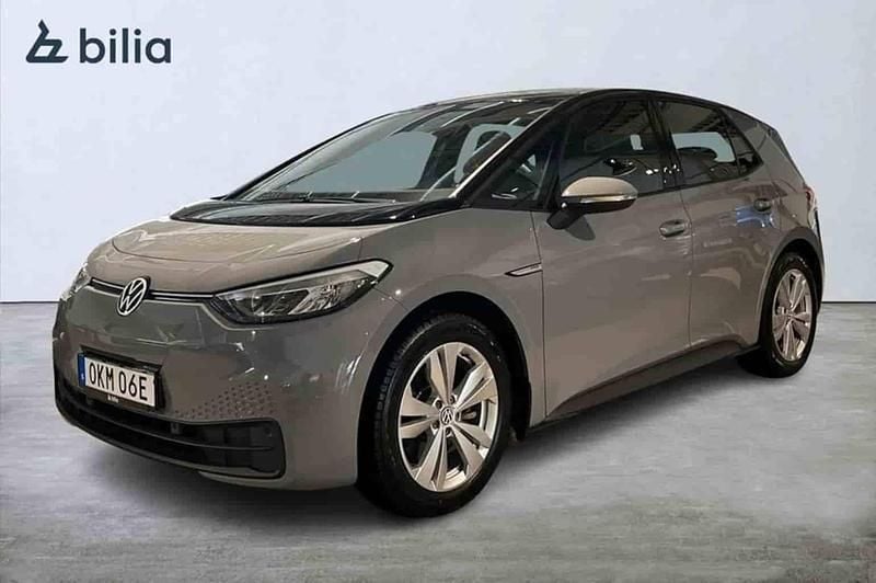 Grå Begagnad 2023 VW ID.3 Pro Performance Halvkombi | 279 000 kr (Marknadspris) - Bild 1/1
