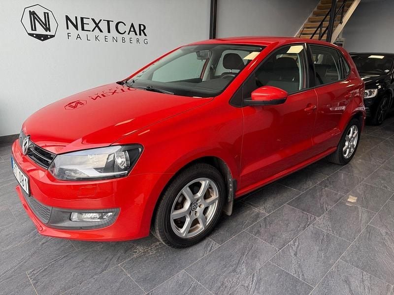 Orange Begagnad 2014 VW Polo Halvkombi | 99 900 kr (Marknadspris) - Bild 1/4