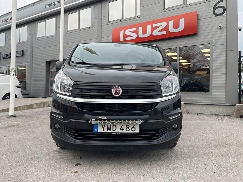 Begagnad Fiat Talento 146 HK (107 kW) 2018 Svart Minibuss