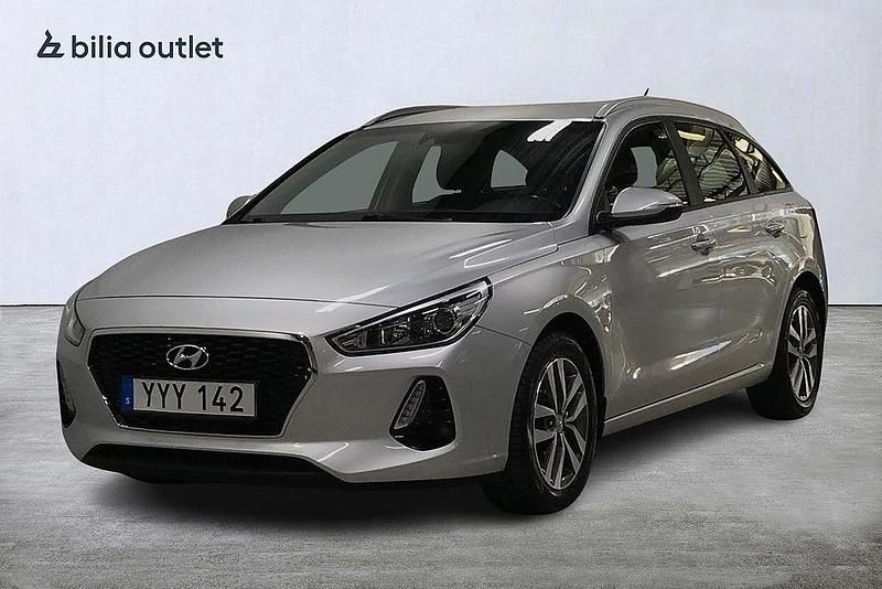 Silver Begagnad 2017 Hyundai i30 Comfort Kombi | 124 900 kr (Marknadspris) - Bild 1/4