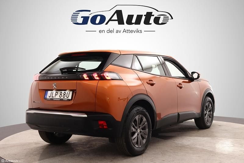 Begagnad Peugeot e-2008 Active 100 kW (137 HK) 2021 Orange SUV