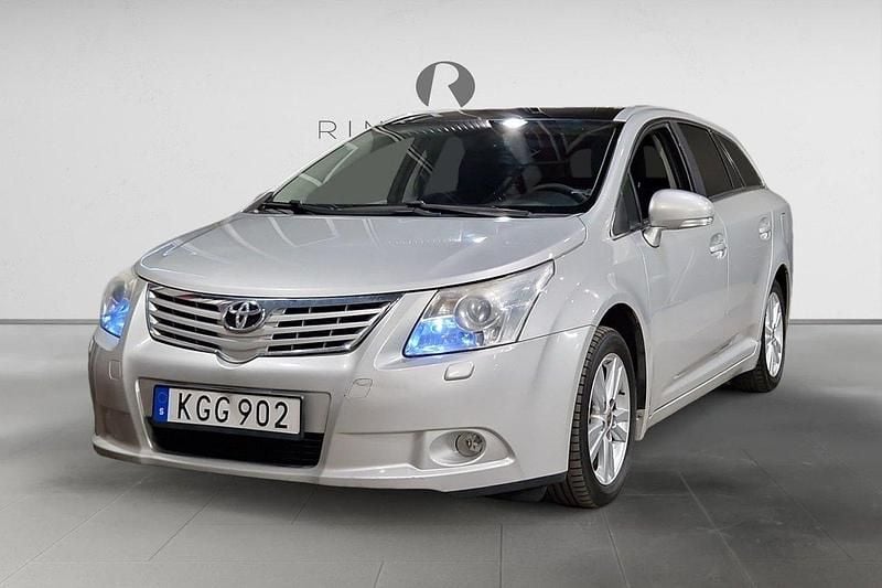 Silver Begagnad 2009 Toyota Avensis Business Edition Kombi | 44 900 kr (Marknadspris) - Bild 1/3