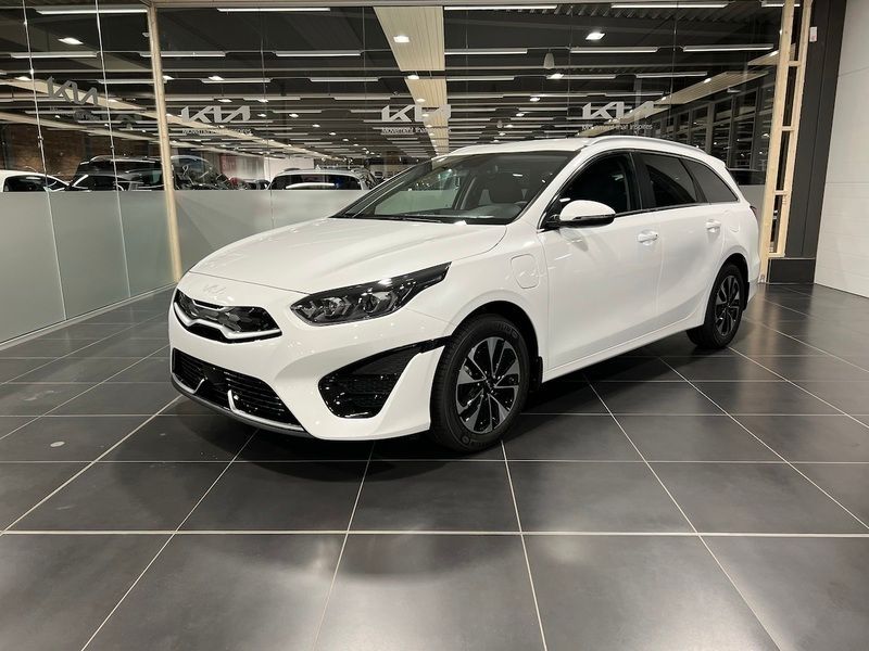Vit Ny 2024 Kia Ceed Sportswagon Advance Kombi | 407 900 kr - Bild 1/4