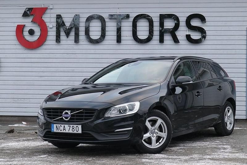 Svart Begagnad 2018 Volvo V60 Standard Kombi | 164 900 kr (Superpris) - Bild 1/4