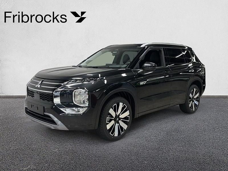 Svart Ny 2025 Mitsubishi Outlander P-HEV Instyle SUV | 620 800 kr (Marknadspris) - Bild 1/4