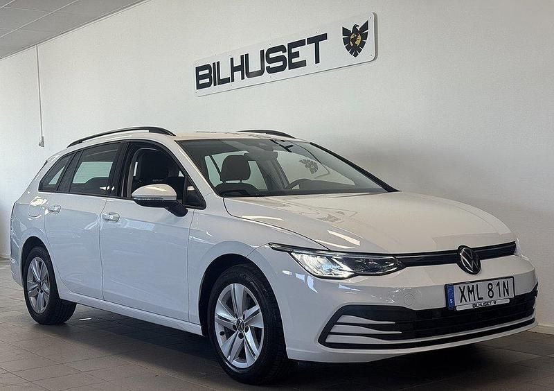 Vit Begagnad 2021 VW Golf VIII Kombi | 219 900 kr (Lite dyr) - Bild 1/4
