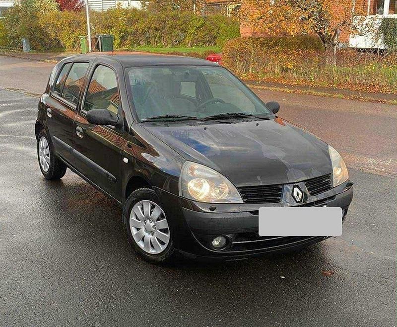 Svart Begagnad 2005 Renault Clio R.S. Authentique Halvkombi | 16 500 kr (Bra pris) - Bild 1/4
