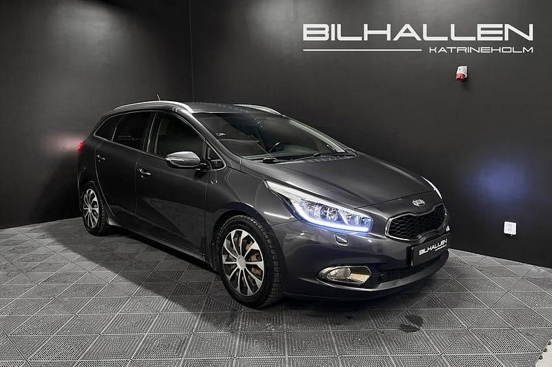Grå Begagnad 2012 Kia Ceed Sportswagon Comfort Kombi | 59 700 kr (Marknadspris) - Bild 1/4