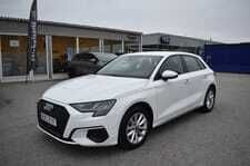 Vit Begagnad 2023 Audi A3 Sportback Proline Halvkombi | 269 000 kr (Marknadspris) - Bild 1/4