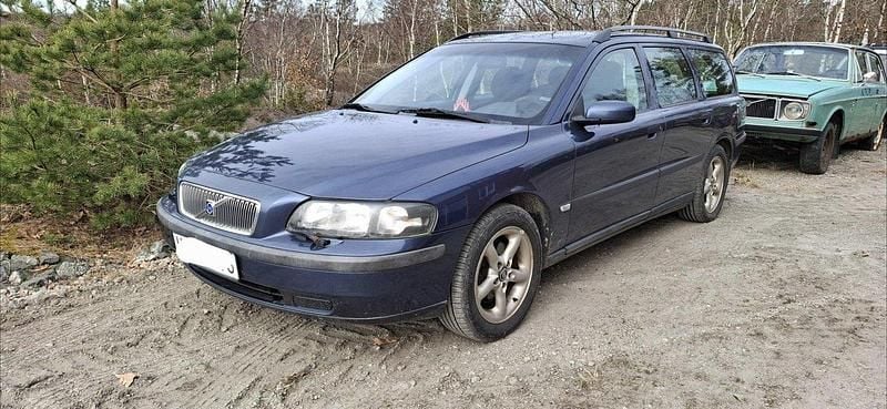 Blå Begagnad 2004 Volvo V70 Kombi | 16 000 kr (Bra pris) - Bild 1/4