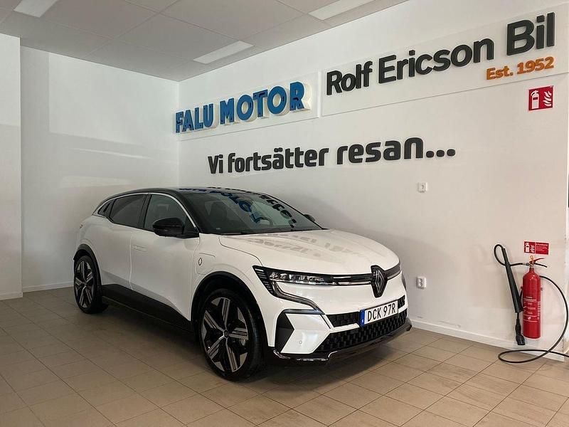 Vit Begagnad 2024 Renault Mégane Iconic Halvkombi | 419 500 kr (Dyr) - Bild 1/4