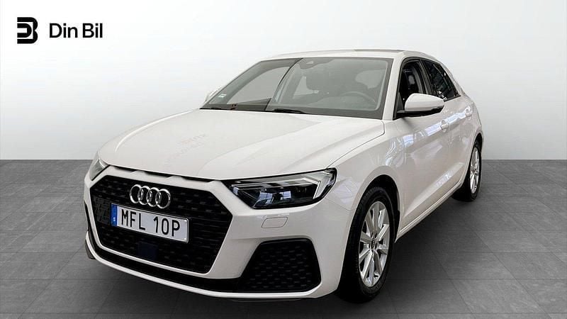 Cortinavit Begagnad 2021 Audi A1 Sportback Proline Halvkombi | 194 000 kr (Marknadspris) - Bild 1/4
