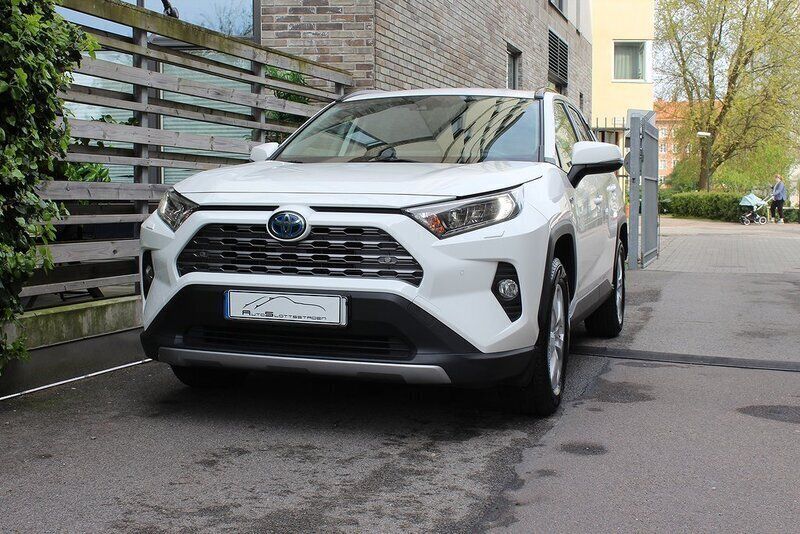 Vit Begagnad 2019 Toyota RAV4 Hybrid Active SUV | 273 900 kr (Marknadspris) - Bild 1/4