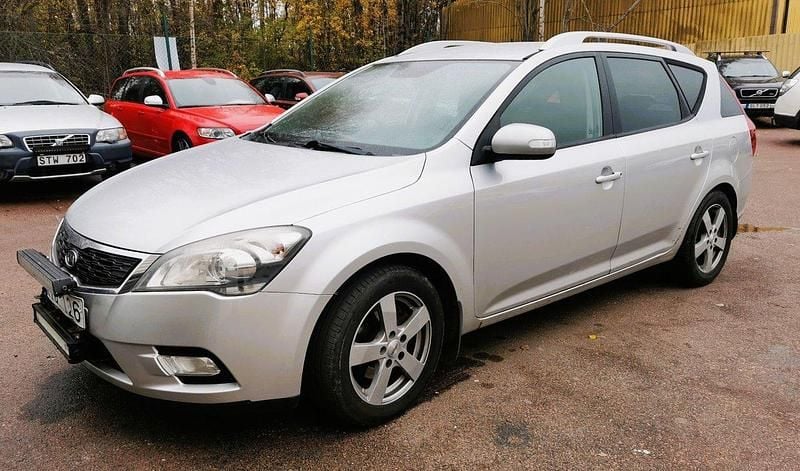 Silver Begagnad 2010 Kia Ceed Sportswagon Kombi | 12 500 kr (Marknadspris) - Bild 1/4