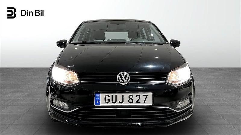 Begagnad VW Polo Comfortline 90 HK (66 kW) 2017 Svart Halvkombi